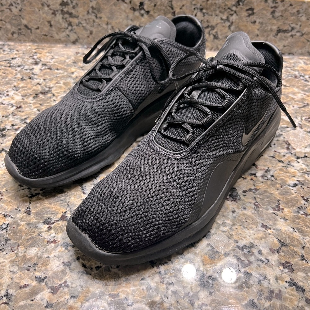 NIKE Men's Black RunAllDay Running Shoes, Size 13